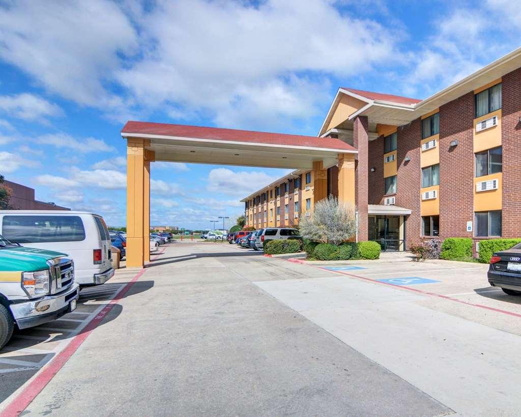 Quality Inn Dfw Airport North - Irving Esterno foto